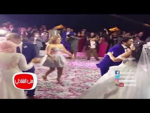 شاهد حسن الرداد يشغل فرحه برقصة مع عروسته ومع الضيوف