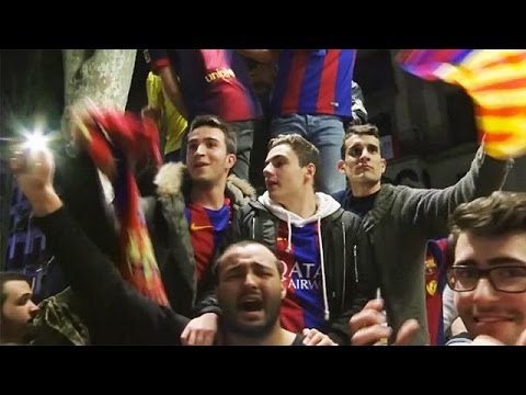 مشجعو برشلونة يحتفلون بالعودة التاريخية لفريقهم