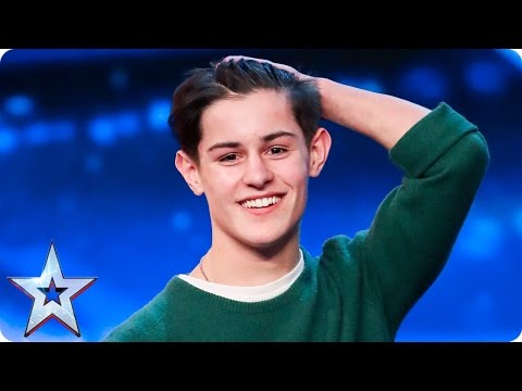 رد فعل متسابق شاهد والده وسط حضور britains got talent