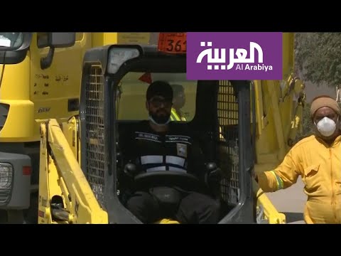 كورونا يُدرب كويتيين على قيادة سيارة النظافة